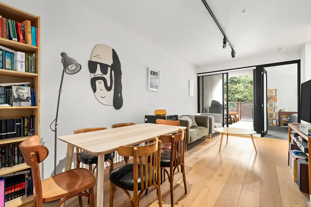 Abbotsford 1ਬੈੱਡਰੂਮ Down by the riverside one bedroom apartment