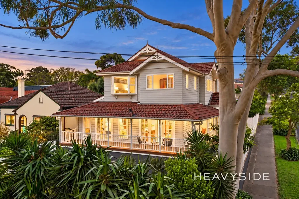 Camberwell 5房 Frog Hollow Reserve 对面的宏伟家庭住宅 Grand Family Living Opposite Frog Hollow Reserve