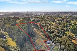 100 Paremoremo Road, Albany