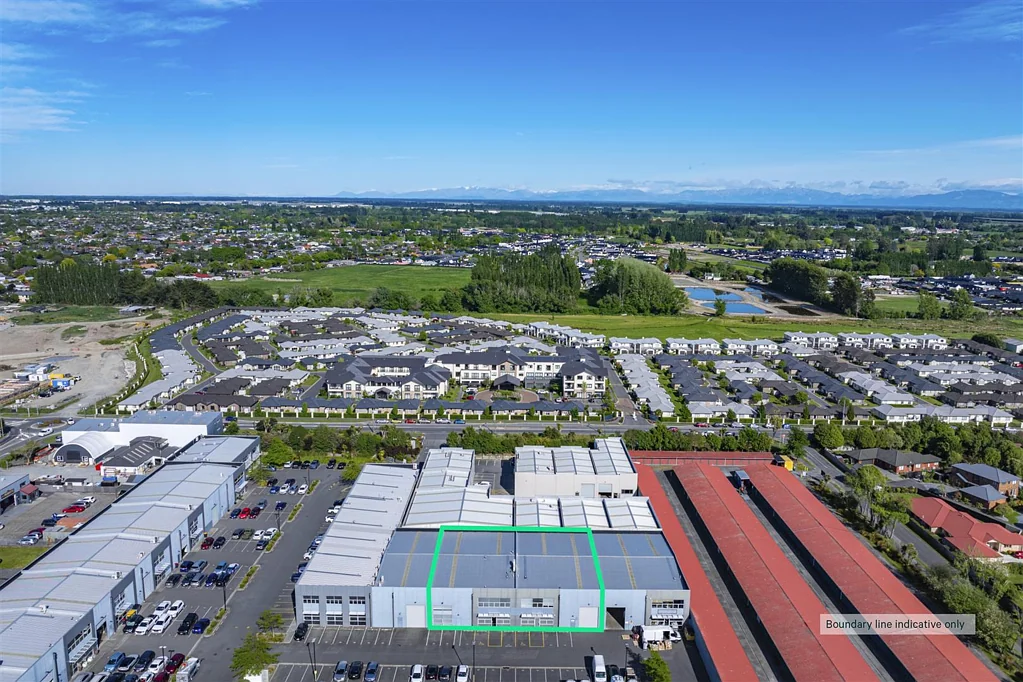 Casebrook Large Warehouse and Showroom close to Motorway