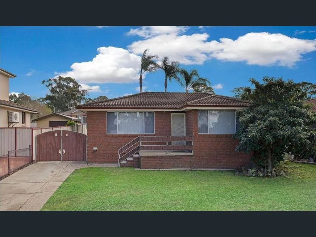 Spacious 3-Bedroom Home with Outdoor Entertaining Area!!!