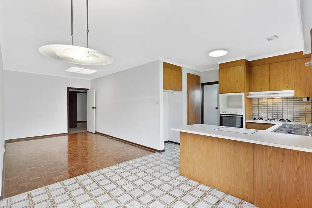 FOUR BEDROOM, TWO BATHROOM REAR UNIT WITH LOTS OF FEATURES! | FLARE REAL ESTATE