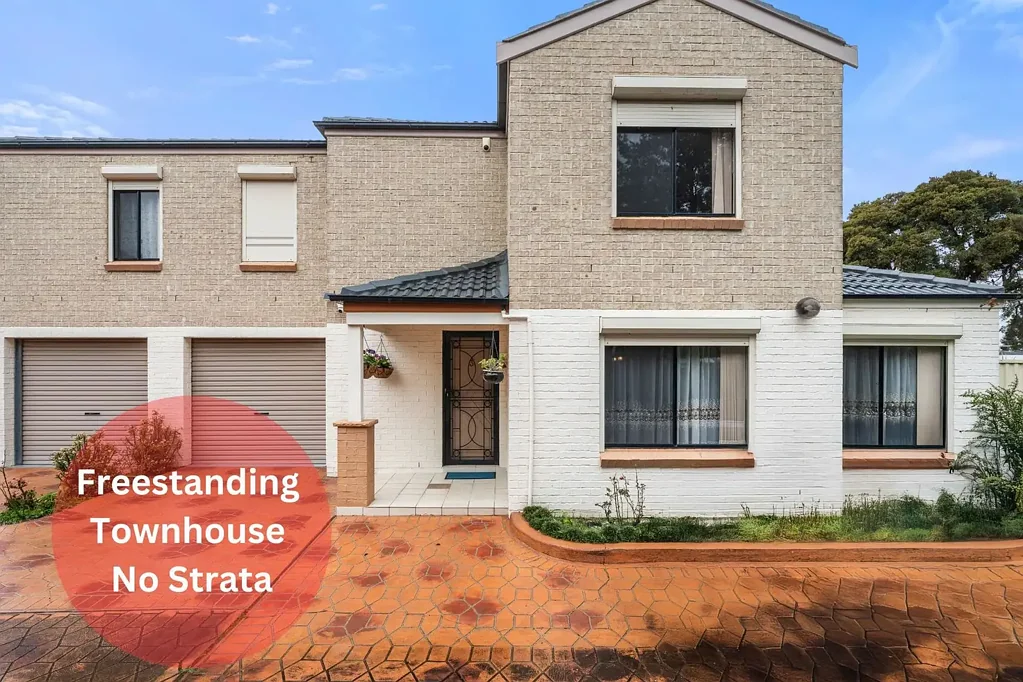 Liverpool 4Phòng ngủ Free Standing Townhouse