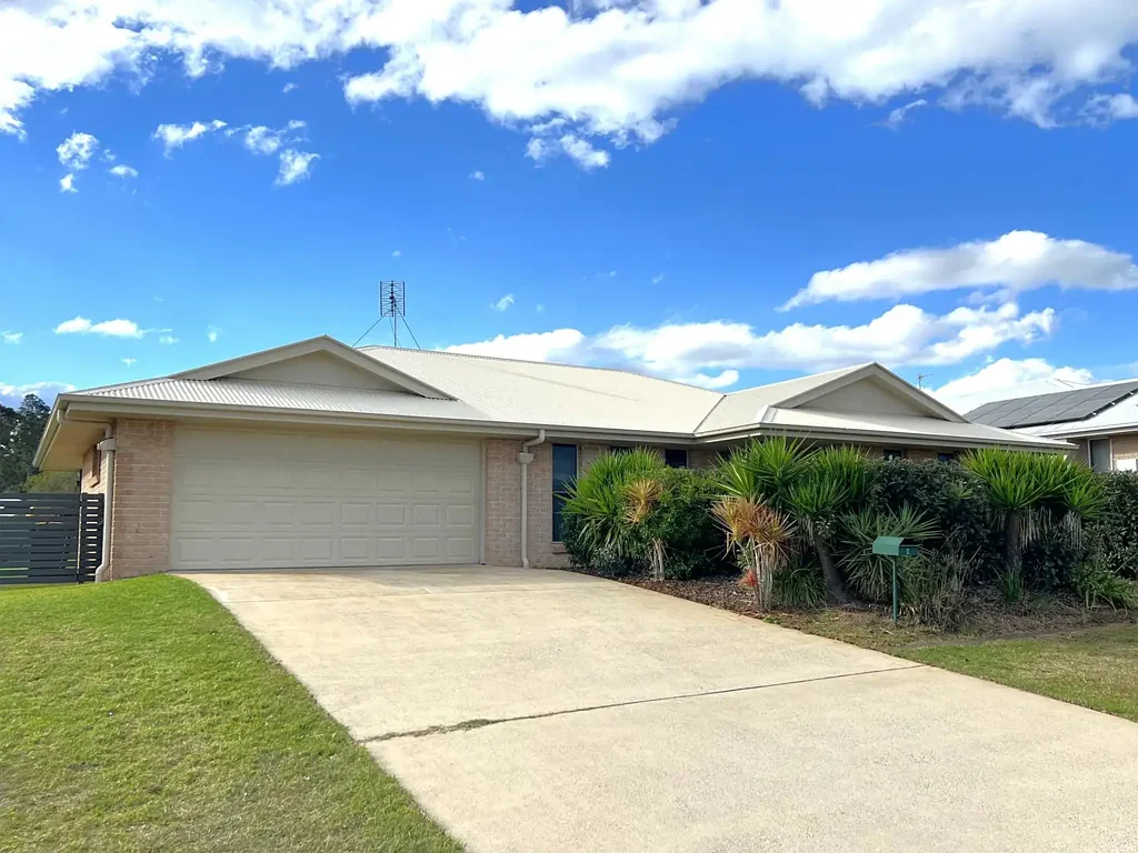 Kingaroy 4Phòng ngủ Quality Family Home