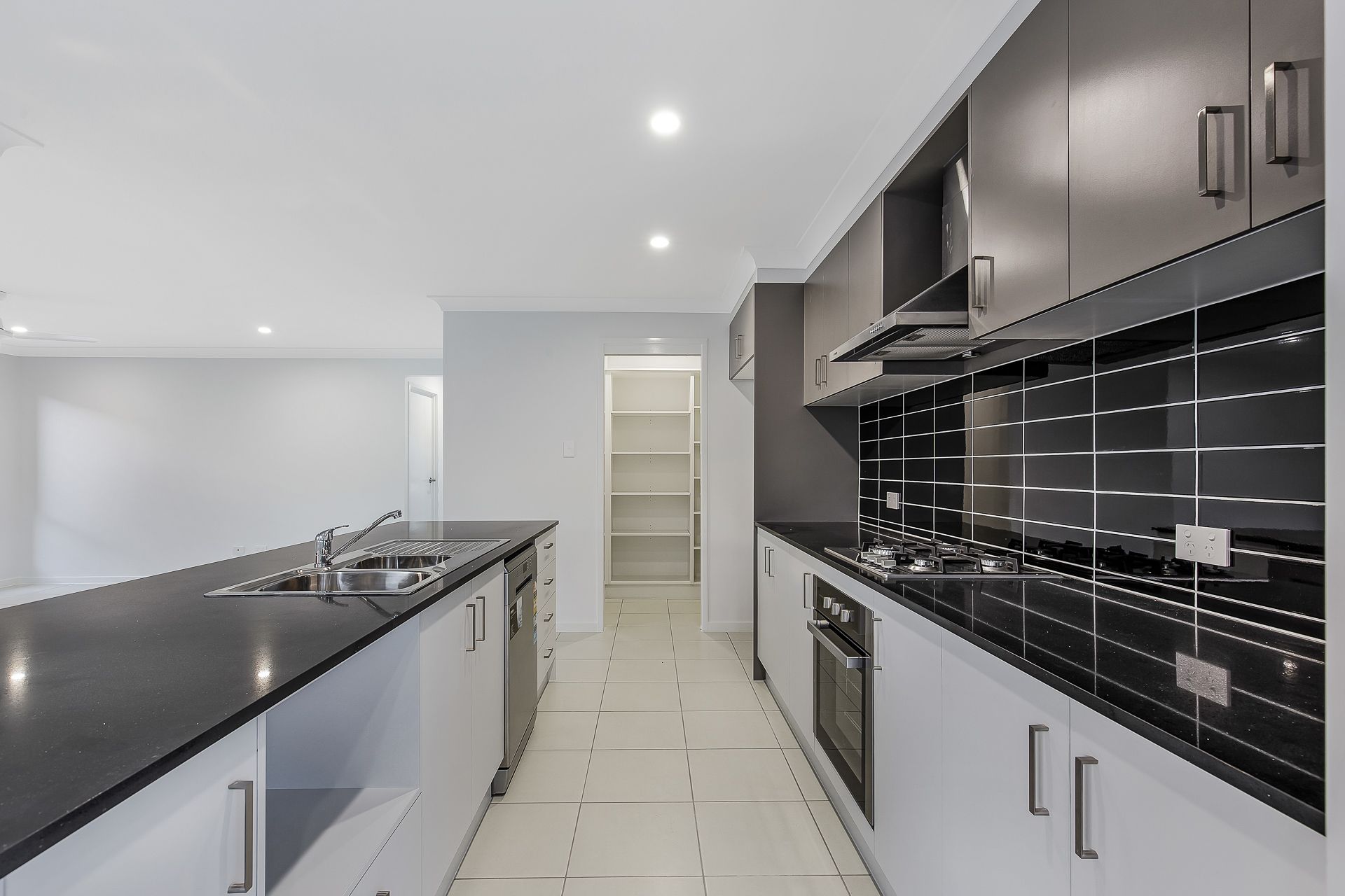 14 WOODLINE DR, SPRING MOUNTAIN QLD 4300, 0部屋, 0バスルーム, House