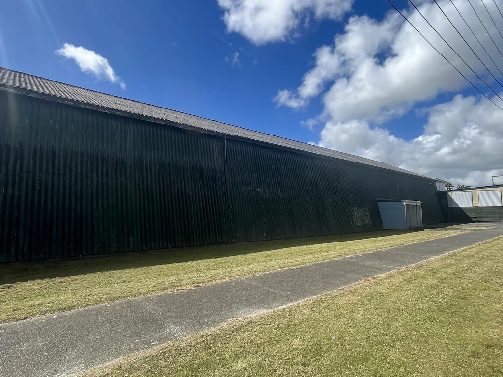 Levin High-Profile Warehouse with Yard