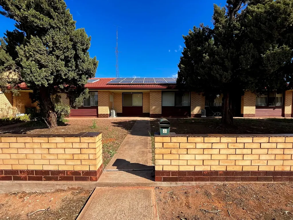 To register & apply for this property, please use this link: https://snug.com/