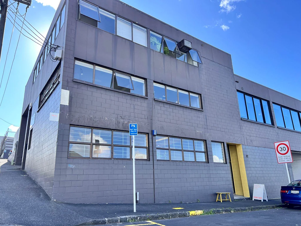 Grey Lynn GREY LYNN CREATIVE SHOWROOM / OFFICE
