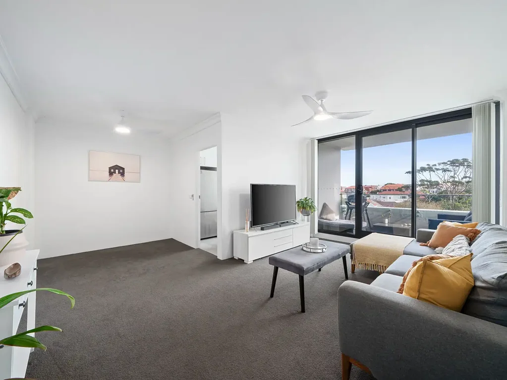 Recently Renovated Apartment With Secure Car Space