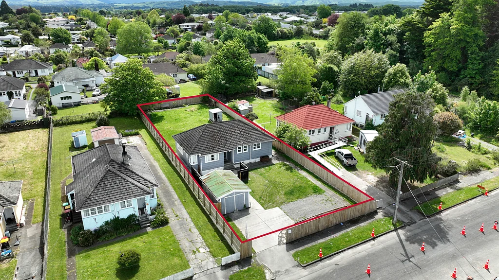 Lansdowne 3 Bedroom Ideal Starter Home or Investment