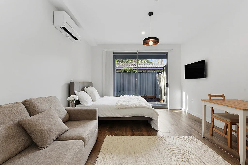 Fully Furnished Studio, includes water usage & WI FI