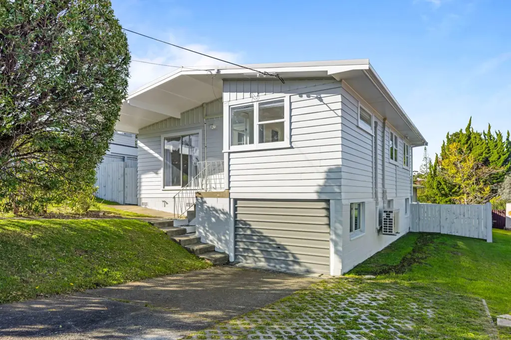 Stunning And Fresh Spacious Home