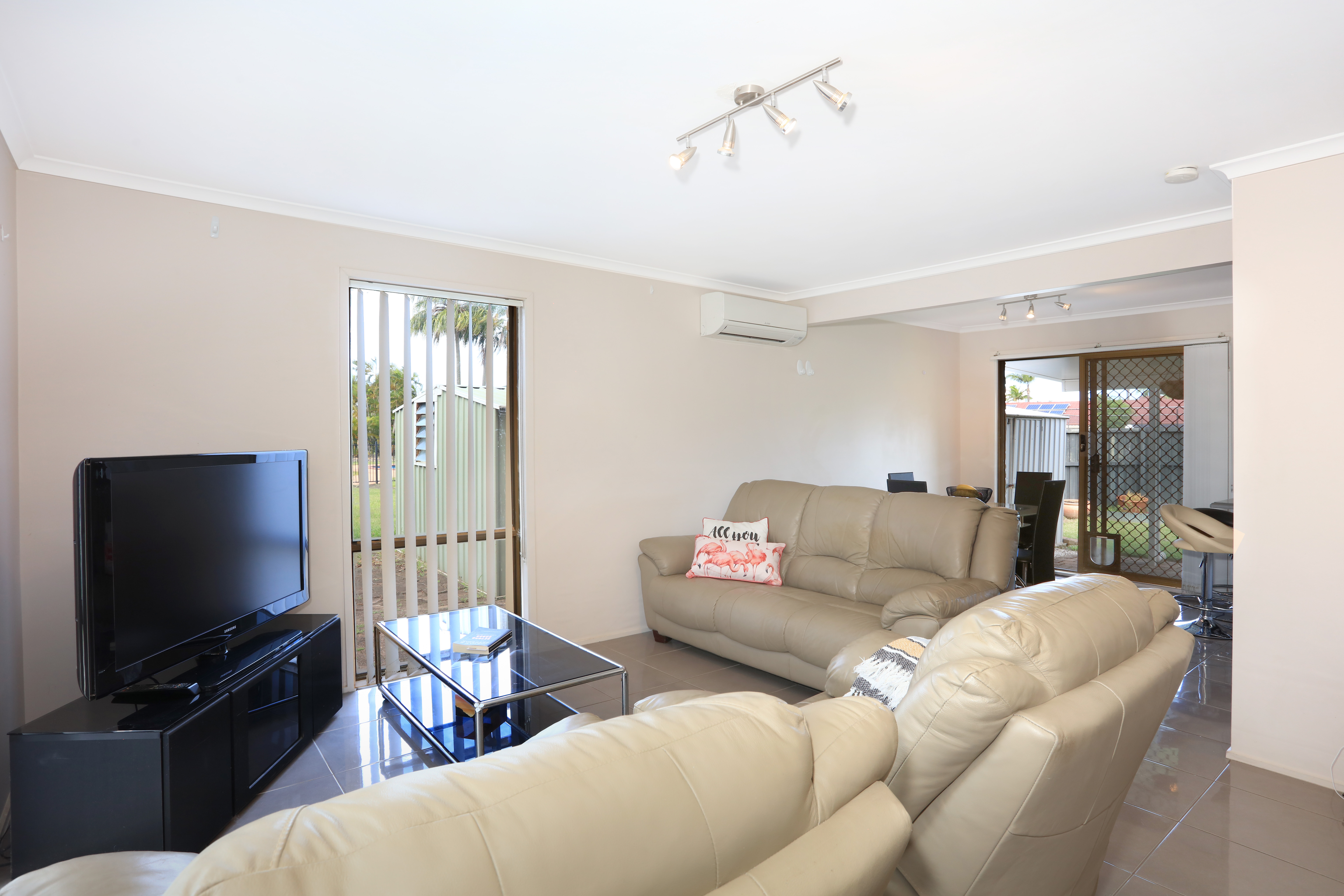 21 SAINT KEVINS AV, BENOWA QLD 4217, 0 ਕਮਰੇ, 0 ਬਾਥਰੂਮ, Townhouse