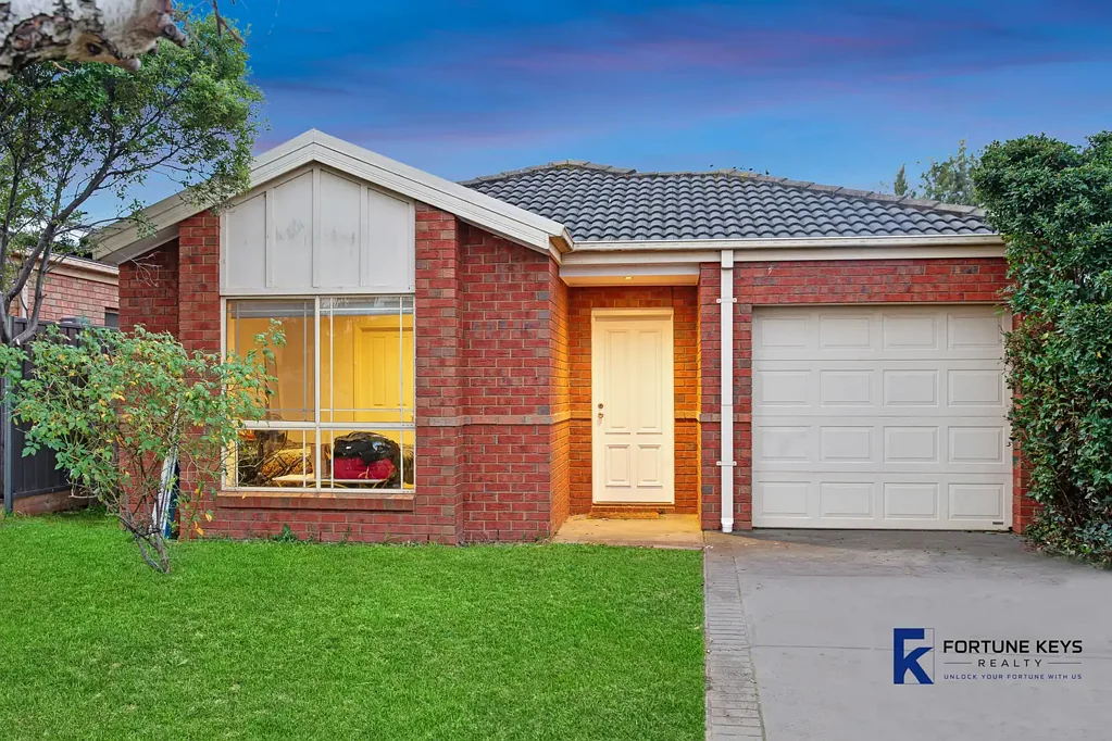 Werribee 3Phòng ngủ Ideal First Home or Smart Investment in a Prime Werribee Location!