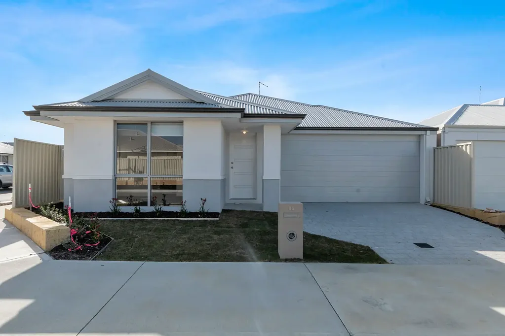 Brand New Four Bedroom Family Home in Golden Bay