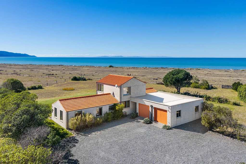 Rarangi Coastal outlook, country space