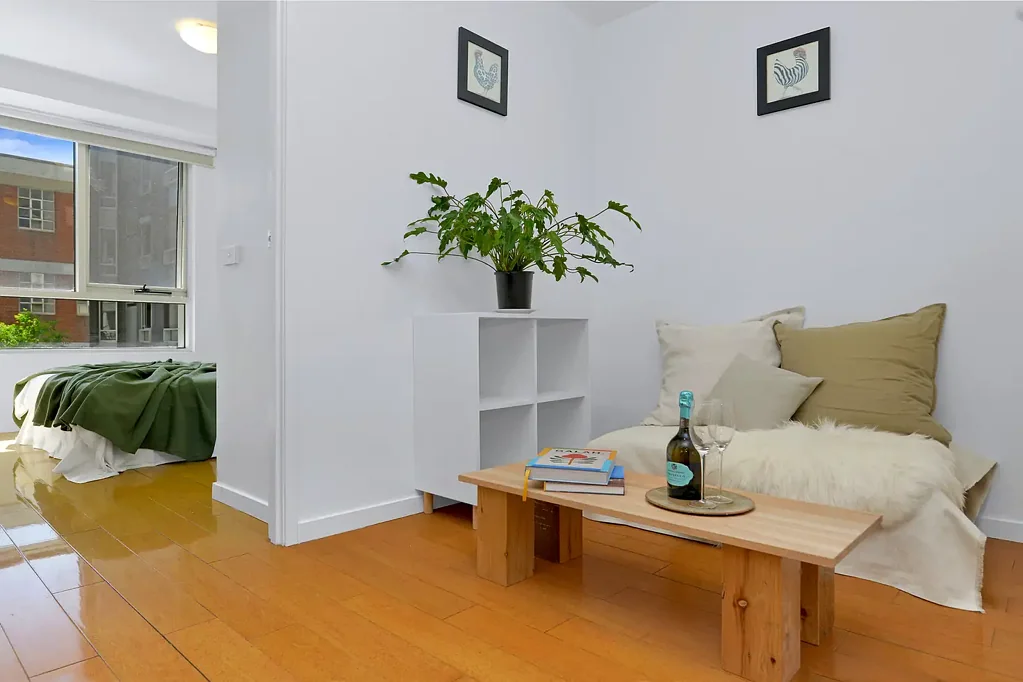 Carlton 2Kwarto Light, Style & Effortless City Living