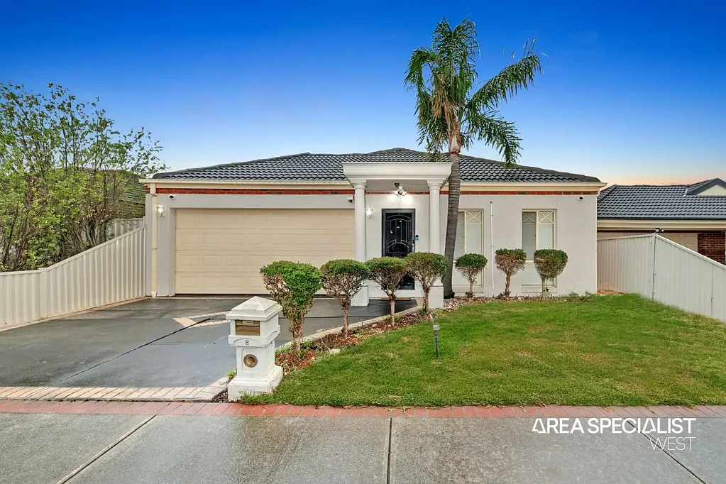 8 Netherton Place, Caroline Springs, VIC 3023
