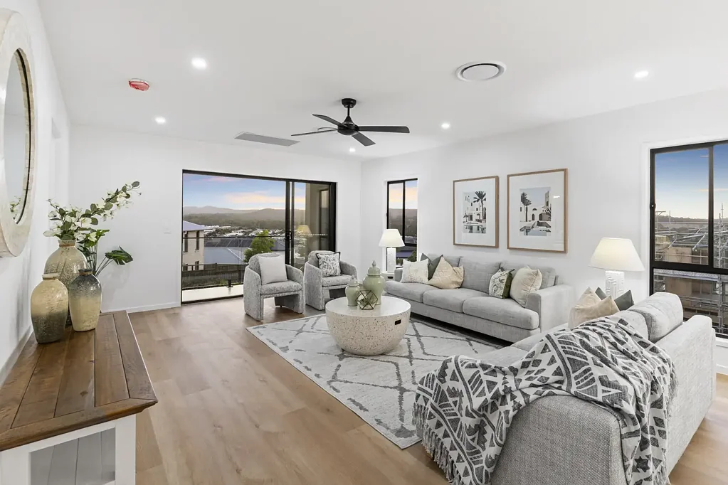 South Ripley 5房 现代豪华住宅，拥有全景视野和可创收的楼下空间 Modern Luxury Home with Panoramic Views & Income-Generating Downstairs Space