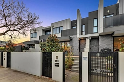 21B Jasper Road, Bentleigh