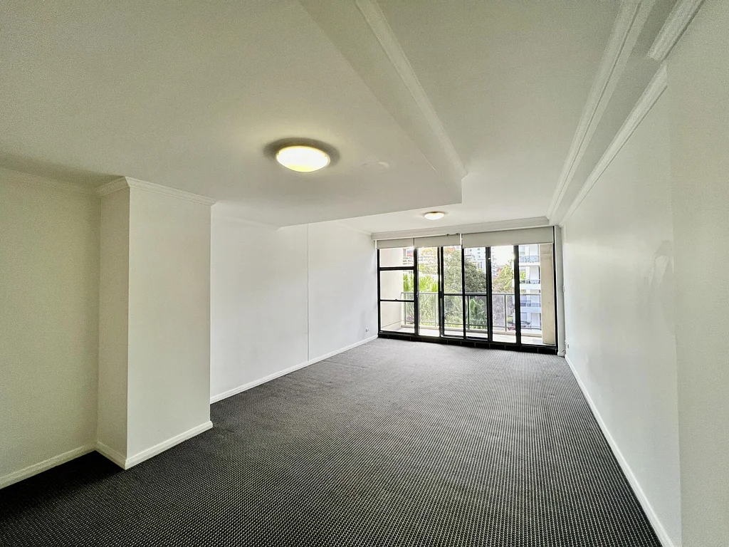 Urban lifestyle and Inner city vibrancy retreat split level two bedrooms apartment on lease in Crown Square
