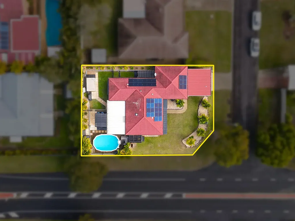 Deception Bay 3房 全面翻新的家庭住宅，带泳池、太阳能和优质装修 Fully Renovated Family Living with Pool, Solar & Premium Finishes