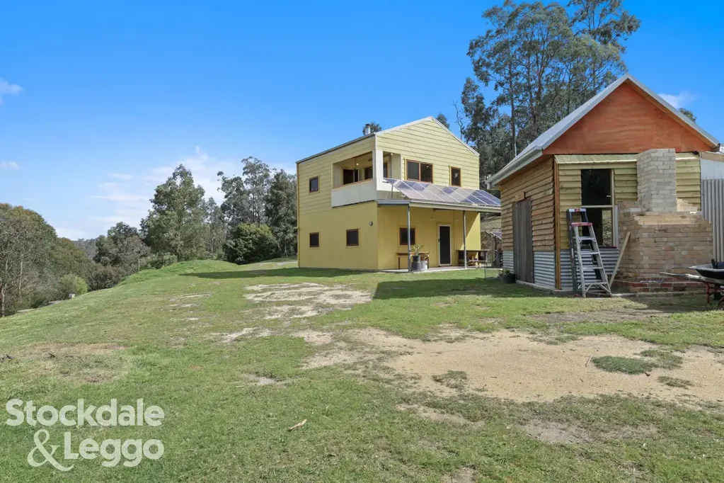 Boolarra 2ਬੈੱਡਰੂਮ OFF-GRID COUNTRY LIVING ON 4 ACRES WITH EXPANSIVE VIEWS