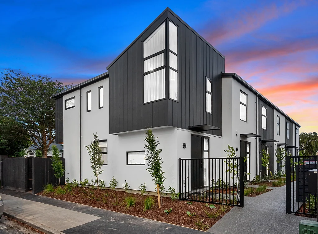 Addington 2房  Blinds and Appliances included, last one left!