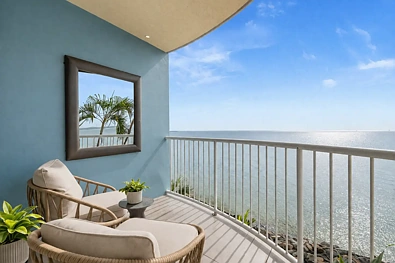 Urangan 2chambre Luxury Waterfront Living with Exclusive Rooftop Entertaining