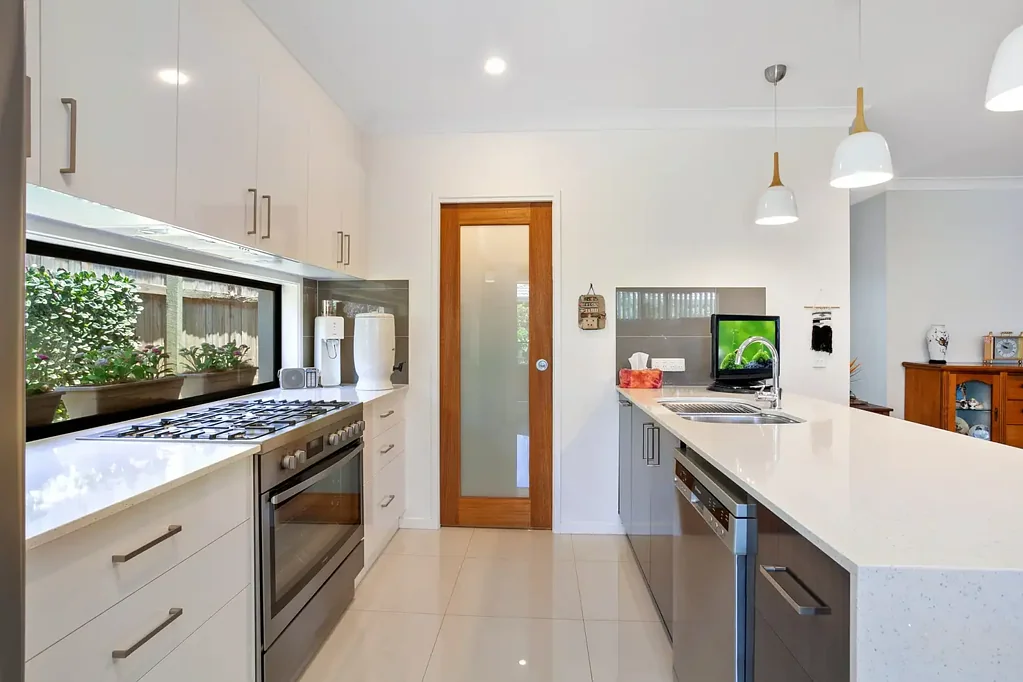 WELL DESIGNED HOME LOCATED IN NORTH HARBOUR!