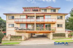 8/25-26 Parkside Lane, Westmead