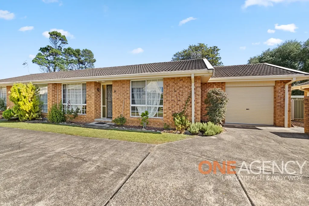 Low maintenance villa just steps to town !