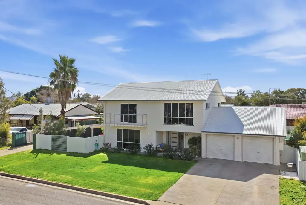 Narrabri 4房  More Lifestyle. Less Maintenance. Just Moments from Narrabri Lake