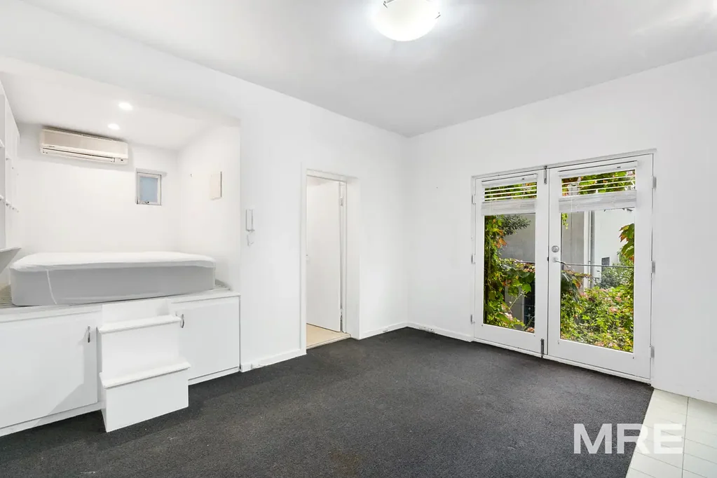 Chic studio living in prime location
