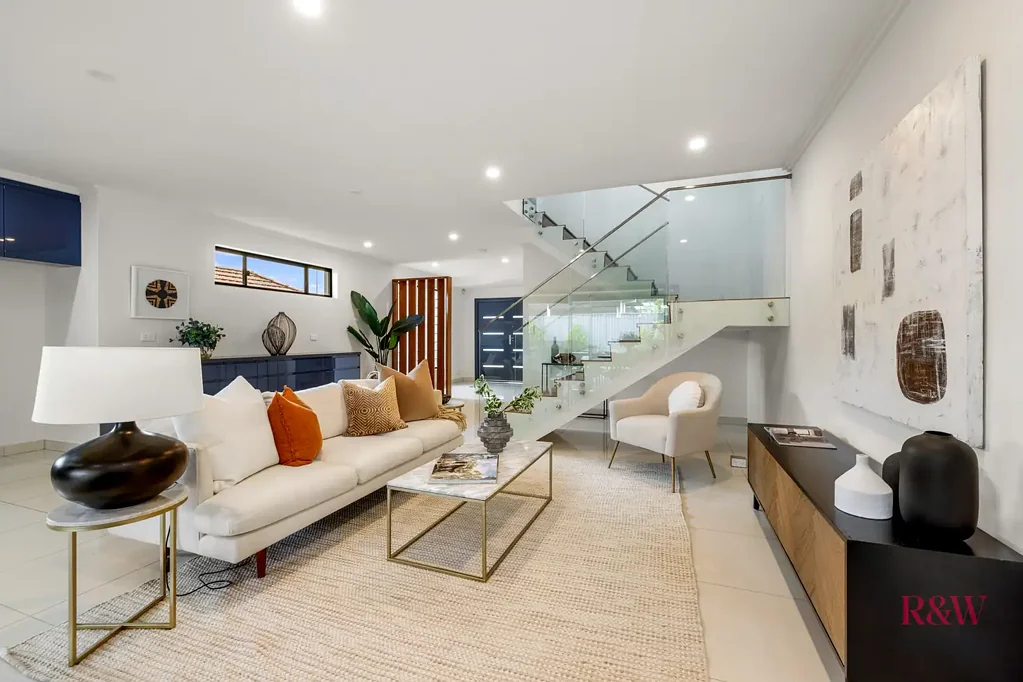 Chifley 3ਬੈੱਡਰੂਮ Exquisitely Crafted Contemporary Duplex in Prime Location