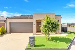 2 Rosehall Street, Tarneit