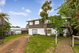 25 Bridgens Avenue, Te Atatu Peninsula