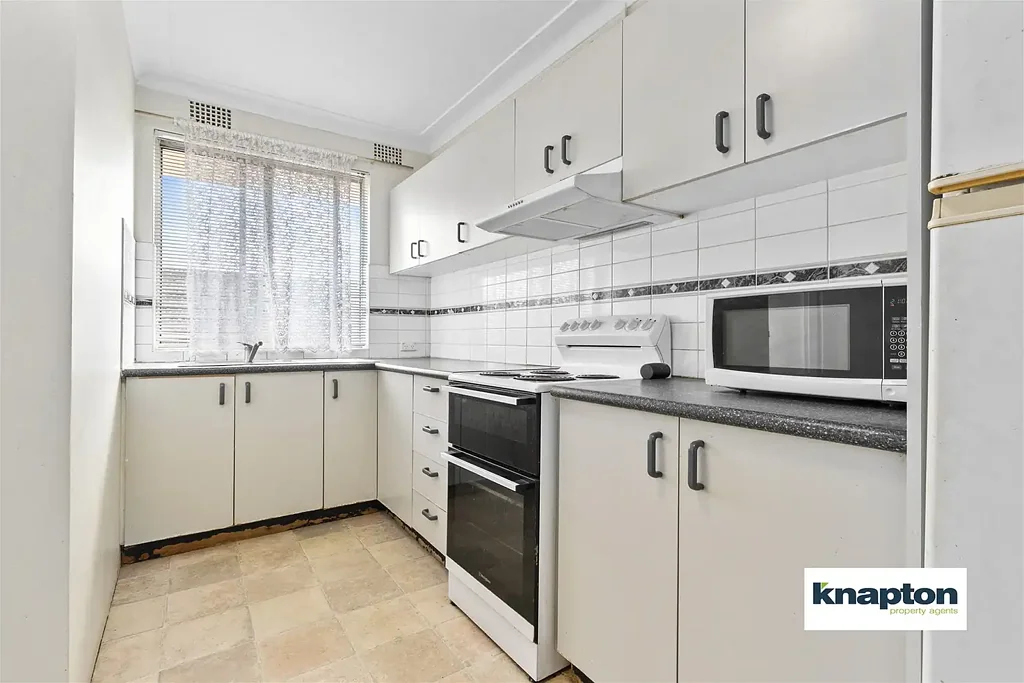 Lakemba 1房 顶层 - 1卧室 TOP FLOOR - 1 BEDROOM