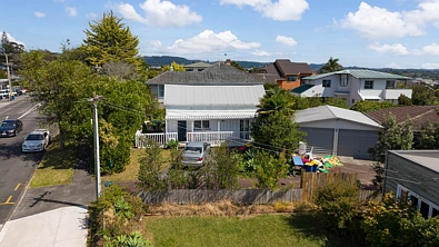 85 Glengarry Road, Glen Eden, Waitakere City, 4 Bedrooms, 1 Bathrooms, Home & Income