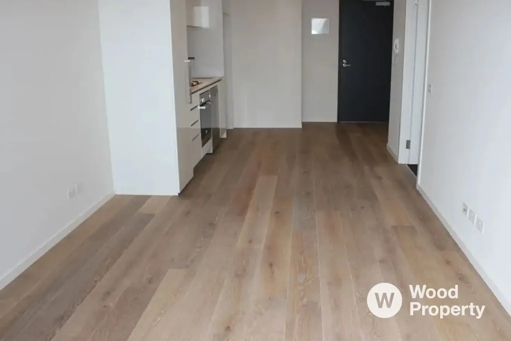 2 bedroom, 1 bathroom in the heart of Carlton.