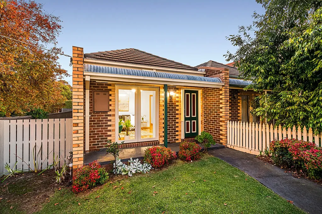 LOW MAINTENANCE TWO BEDROOM HOME WITH ACCESS VIA RUSKIN ROAD