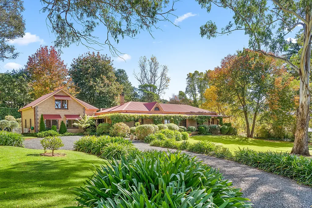 Mittagong 6Moenga Sunny side of The Gib, large home + studio
