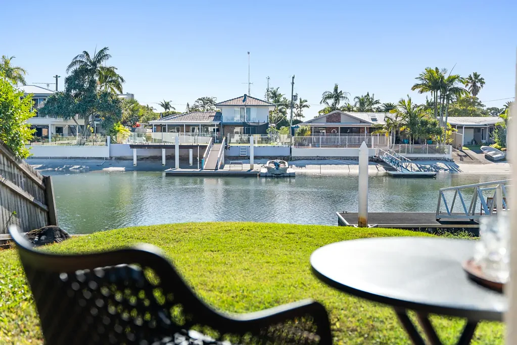 Maroochydore 3غرفة نوم Unobstructed Waterfront Living in Maroochydore's Most Coveted Enclave