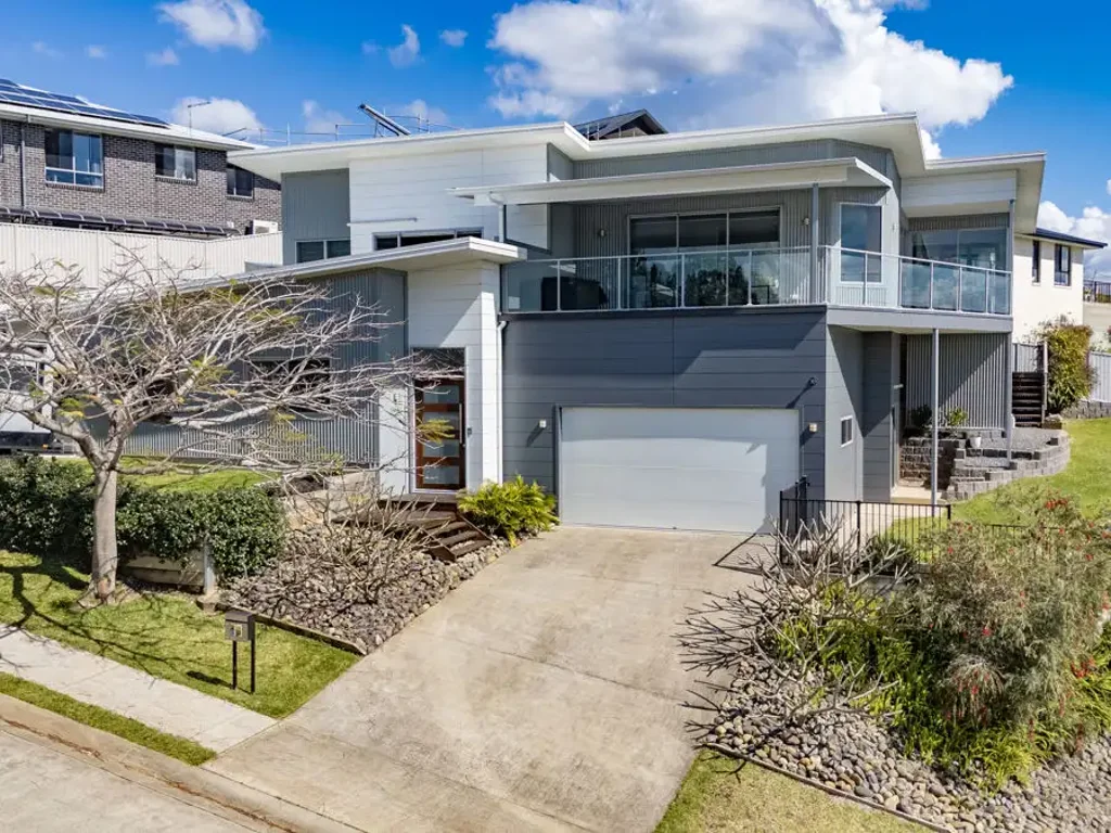 Coffs Harbour 3બેડરૂમ Modern Luxury with Mountain & Ocean Views.....