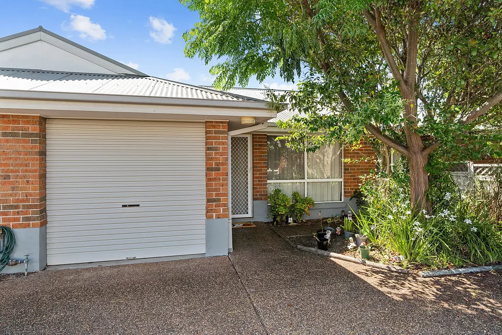 GOOD SIZED 3 BEDROOM UNIT!!!