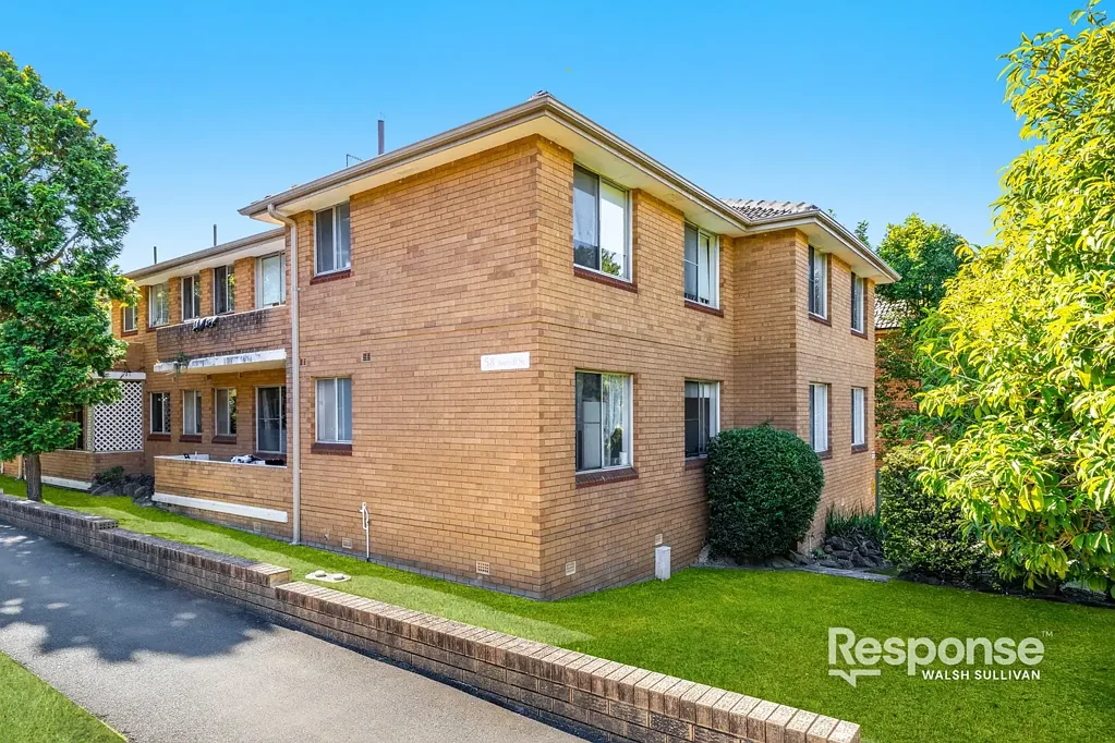 North Parramatta 2chambre Spacious Double-Brick Apartment Moments from Parramatta CBD