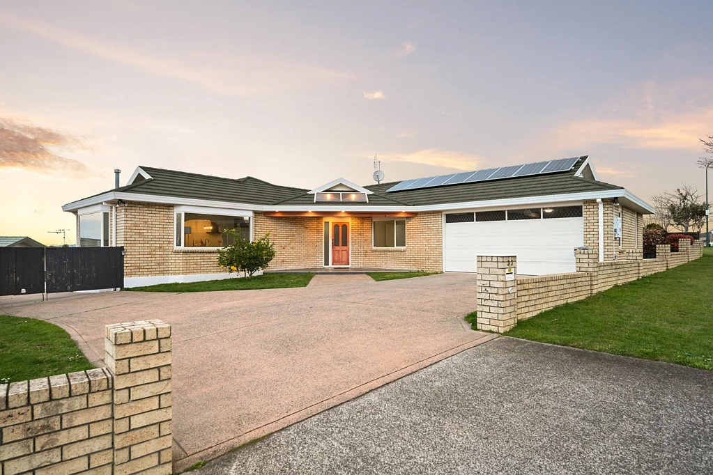 Nawton 3 Bedroom Family Brick Home | Stunning Views