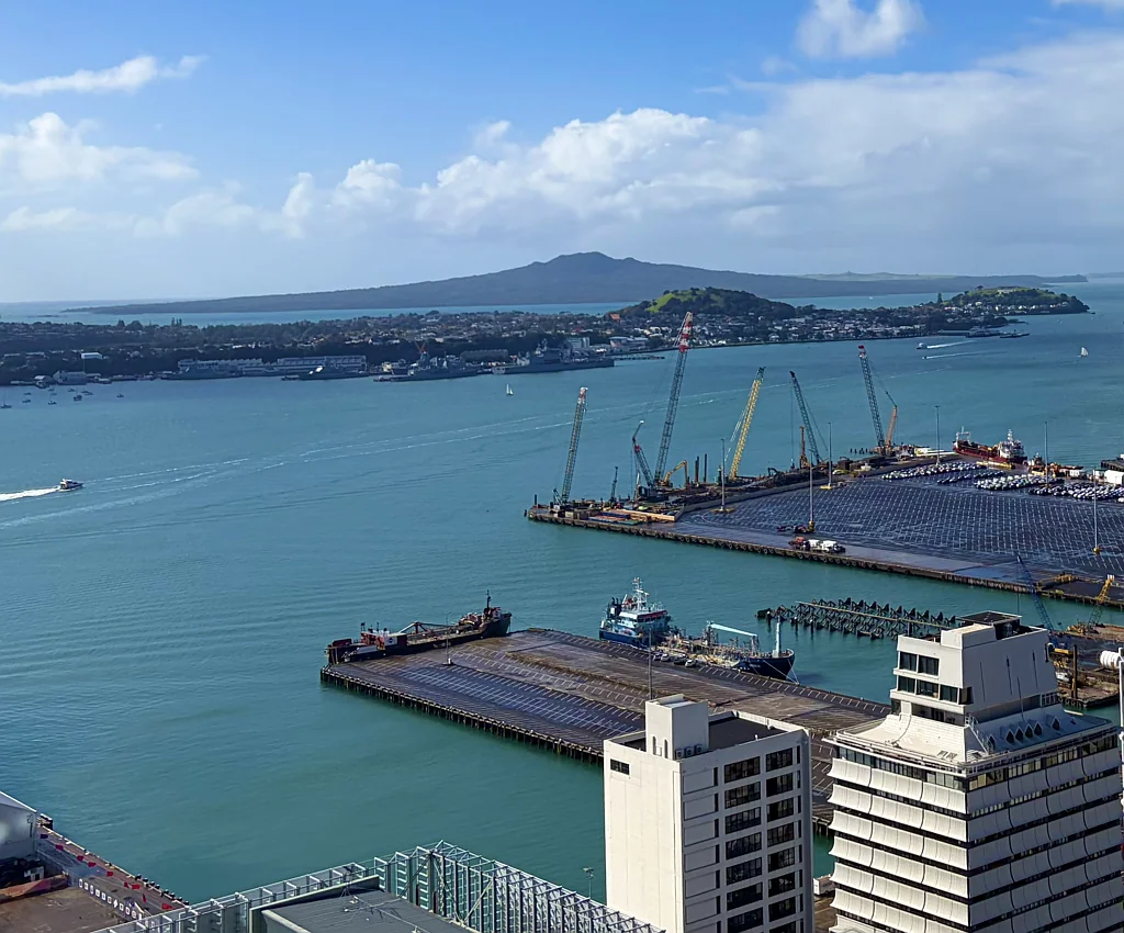 Auckland Central 3कमरा Penthouse Perfection with Stunning Water Views