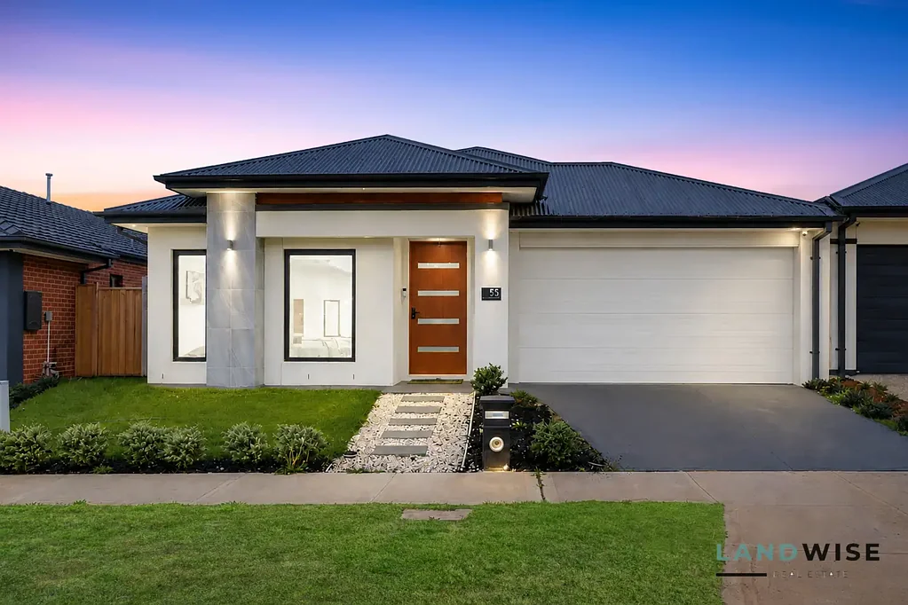 Weir Views 4房  Modern Family Luxury with Premium Upgrades & Spacious Living