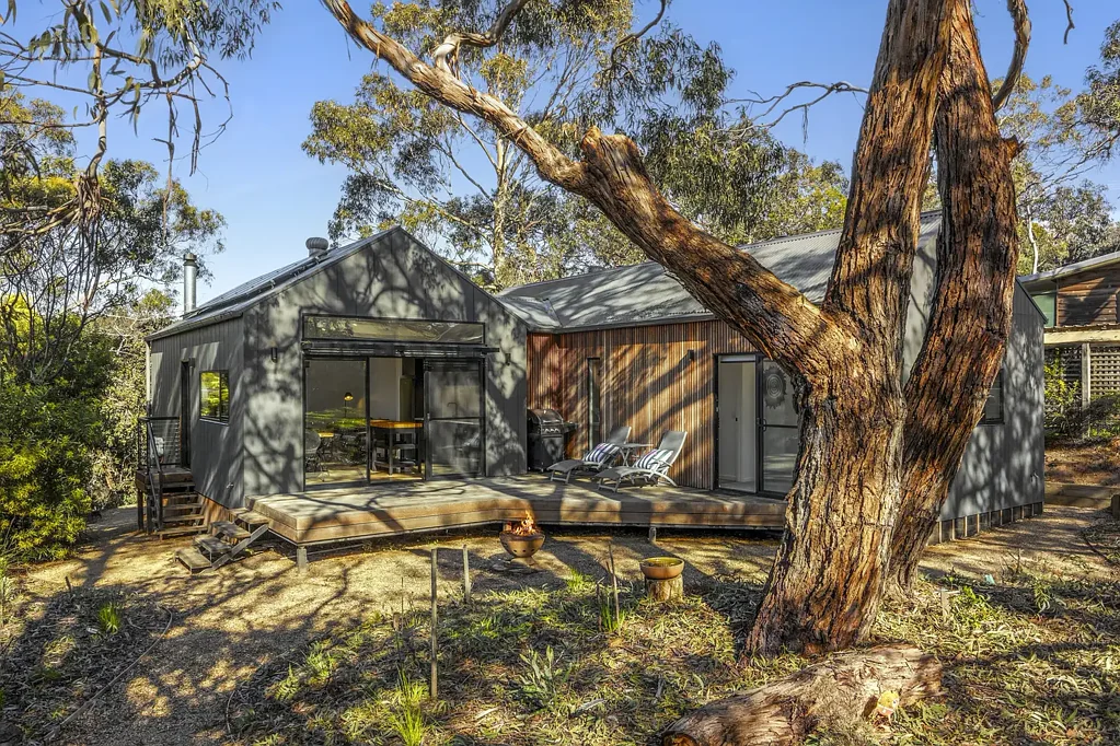 Anglesea 3房  CONTEMPORARY COASTAL LIVING AMONG THE TREES
